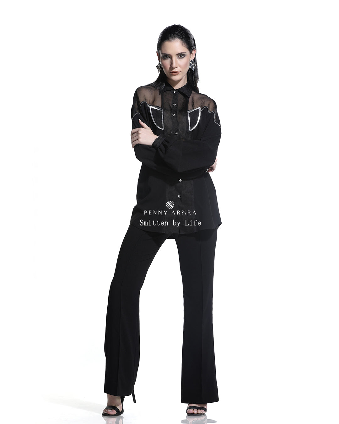ARSHIYA BHATIA CHUGH IN TE ONYX FLAPPER SHIRT
