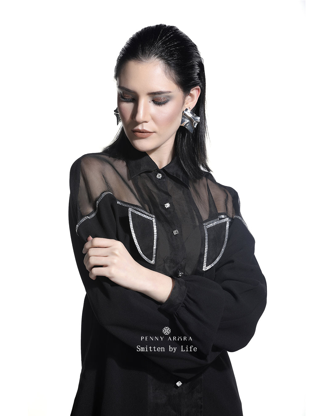 ARSHIYA BHATIA CHUGH IN TE ONYX FLAPPER SHIRT