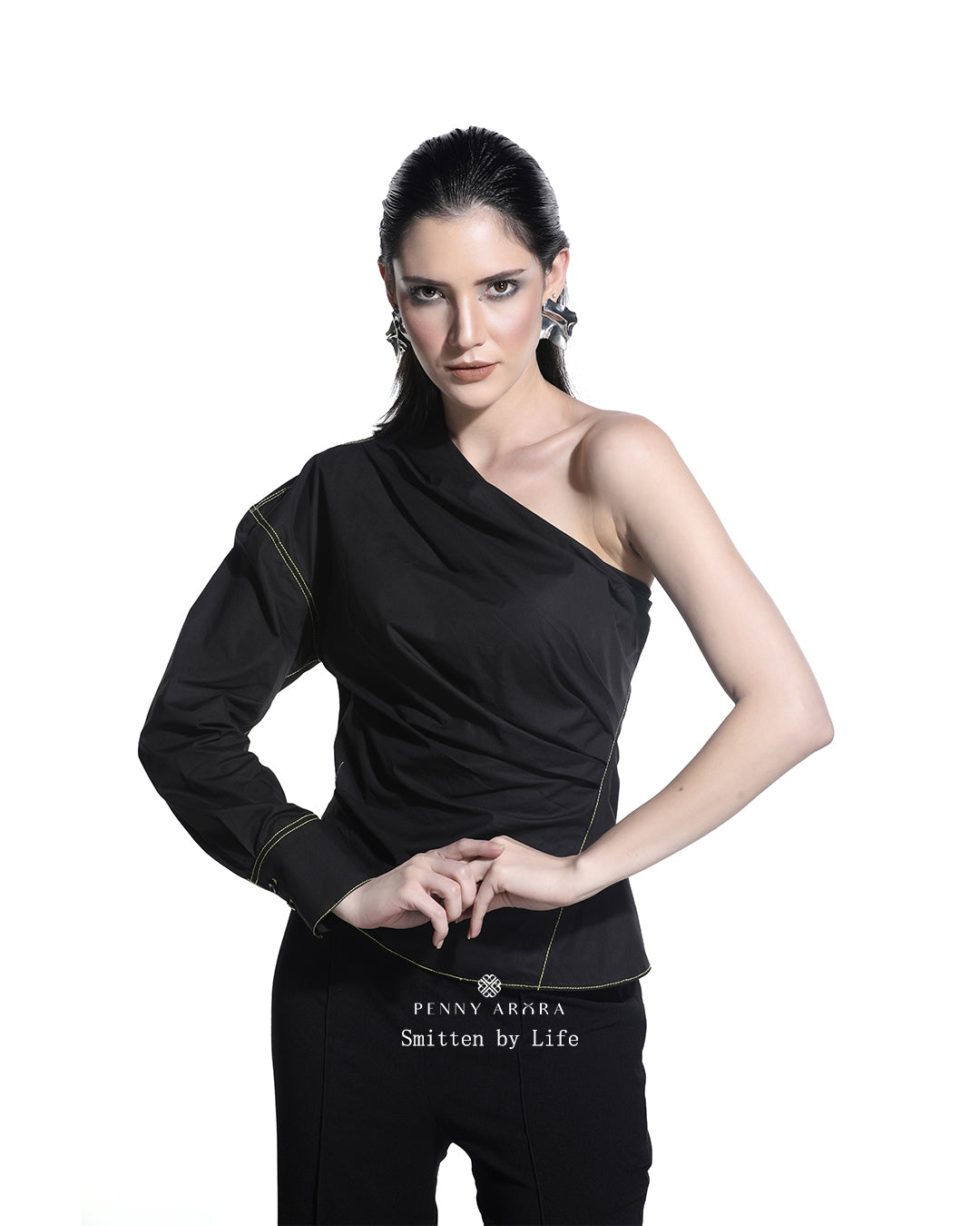 KRYSTLE DSOUZA IN TE ONYX FLEEK SET